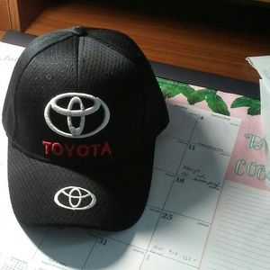 Toyota New with Tags Blade Toyota Nascar Hat